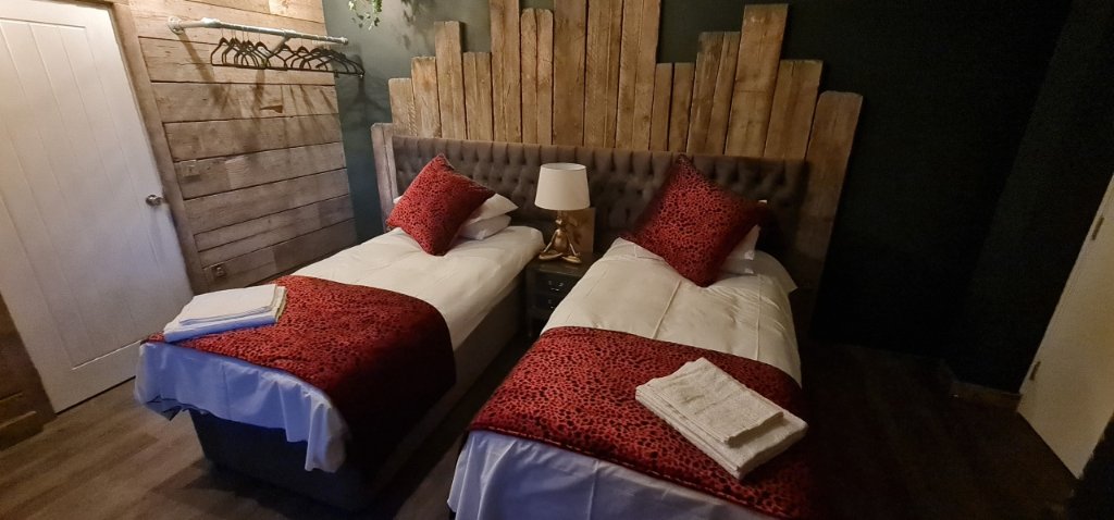 Francis Egerton twin room